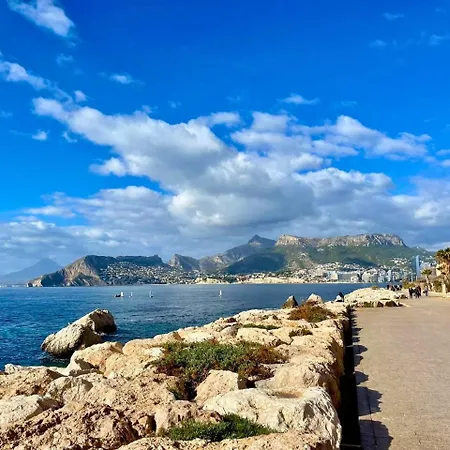 Modern 3-bedroom With Padel And Pool Access Calpe