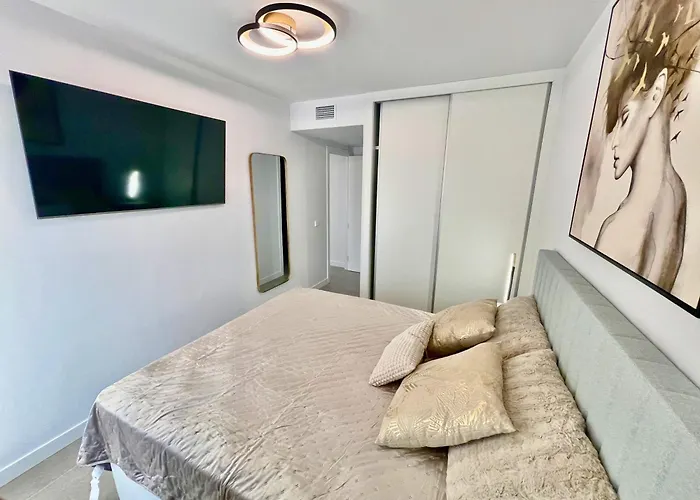 Modern 3-bedroom With Padel And Pool Access