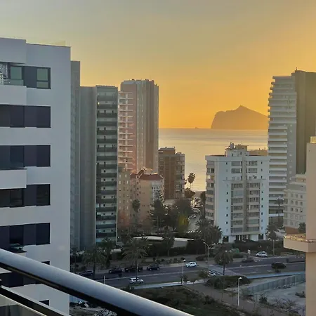 Modern 3-bedroom With Padel And Pool Access *