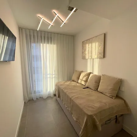 Apartman Modern 3-bedroom With Padel And Pool Access Calpe