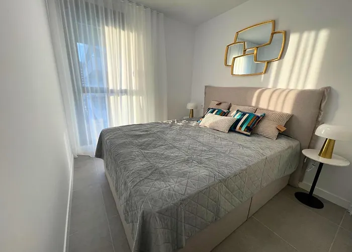 Modern 3-bedroom With Padel And Pool Access Apartment *