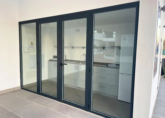 Modern 3-bedroom With Padel And Pool Access Apartment