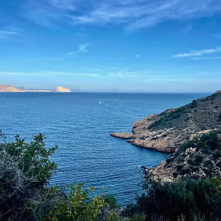 Apartment Modern 3-bedroom With Padel And Pool Access *