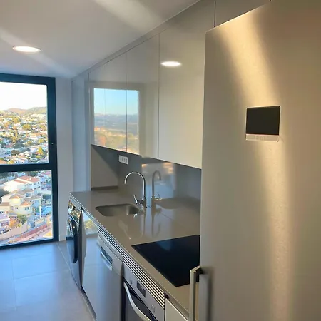 Modern 3-bedroom With Padel And Pool Access *