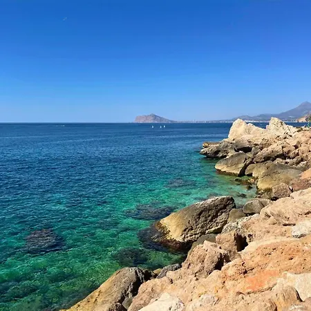 Modern 3-bedroom With Padel And Pool Access Calp