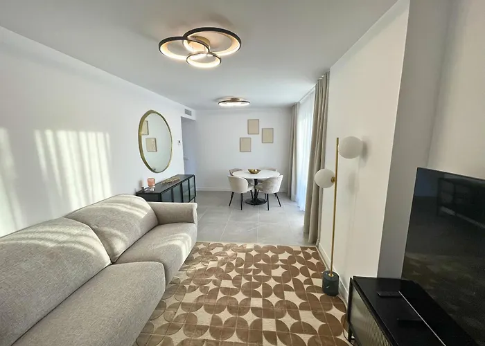 Modern 3-bedroom With Padel And Pool Access *