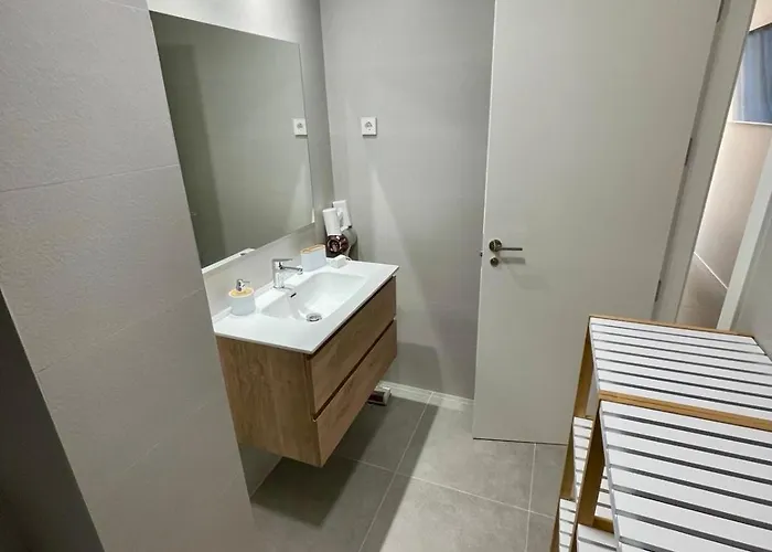 Modern 3-bedroom With Padel And Pool Access Кальпе